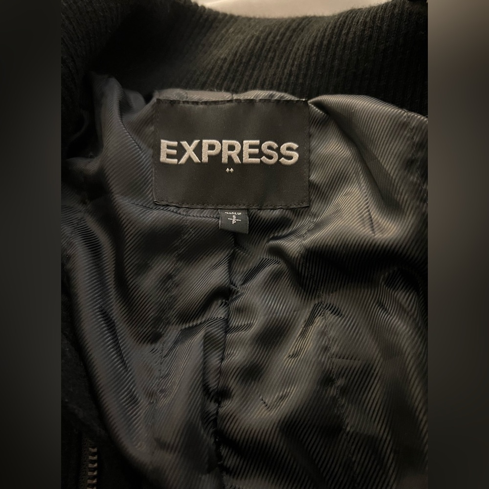 Express Coat - Picture 3 of 3